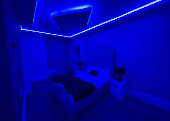 公寓 1 Bed Flat - Sleeps 2 - Hot Tub - Parking - Wifi 布雷得佛